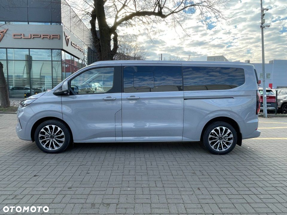 Ford Tourneo Custom - 2