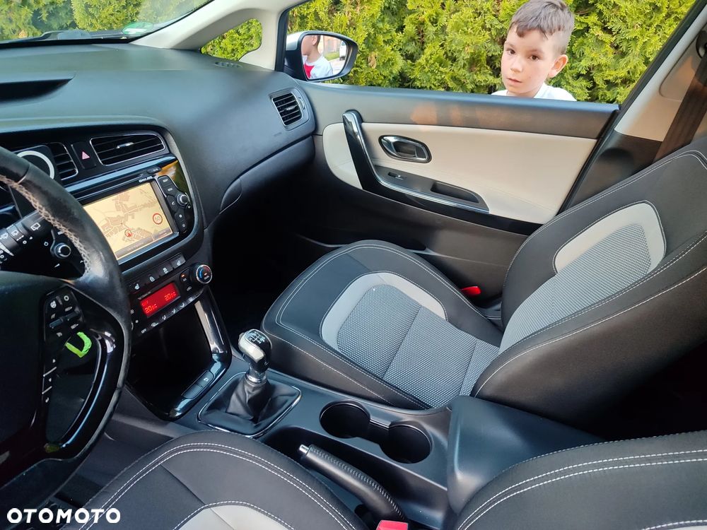 Kia Ceed - 24