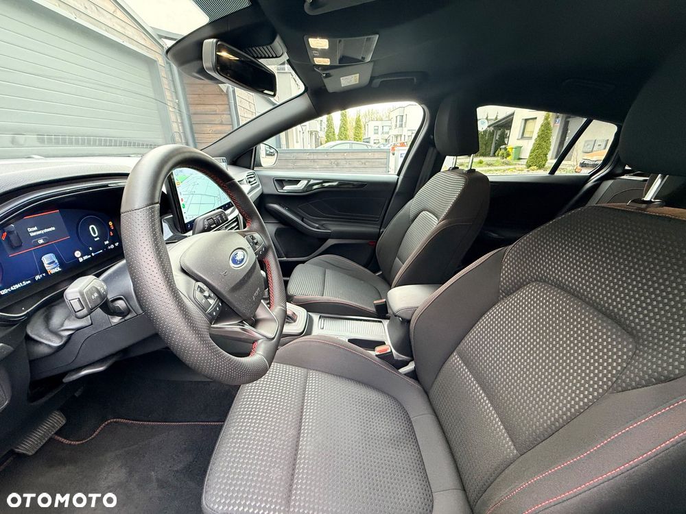 Ford Focus 1.0 EcoBoost mHEV ST-Line X - 25