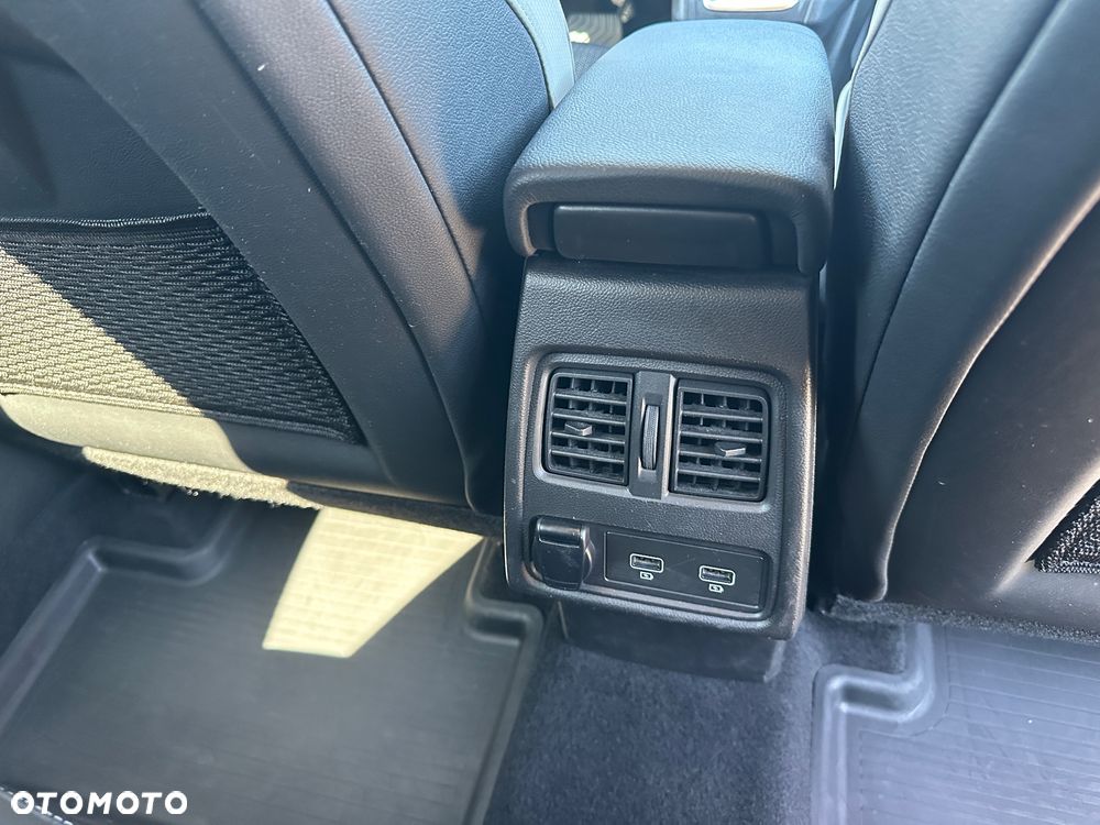 Renault Captur 1.3 TCe mHEV Techno EDC - 14