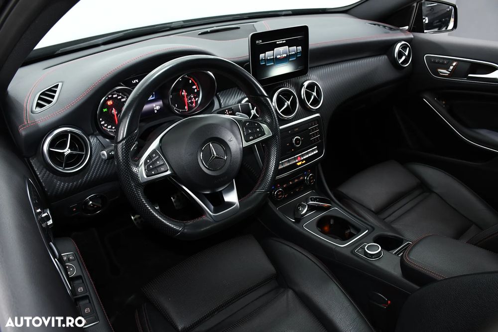 Mercedes-Benz A 220 d 4Matic 7G-DCT AMG Line - 4