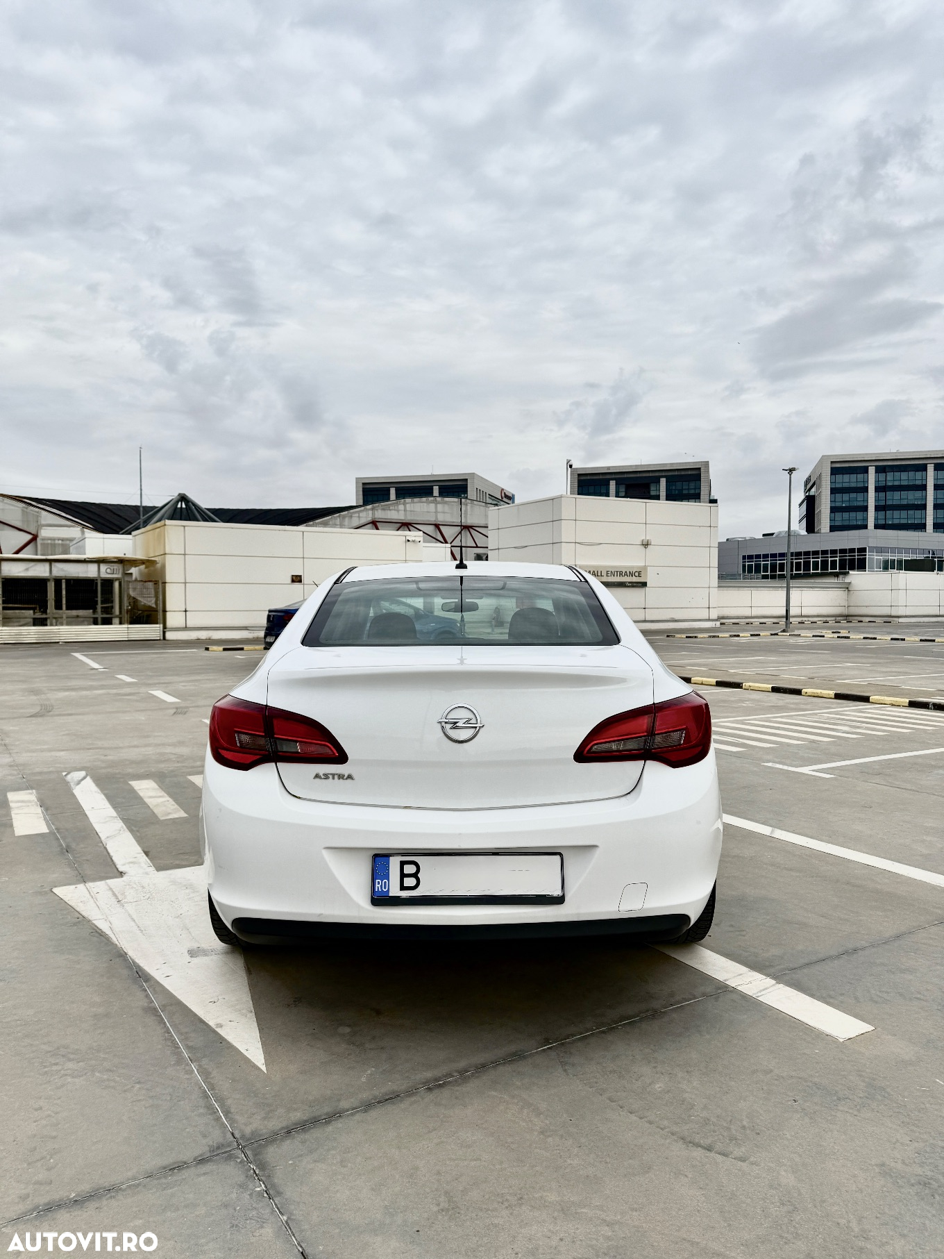 Opel Astra 1.6 TWINPORT ECOTEC Essentia Aut. - 6