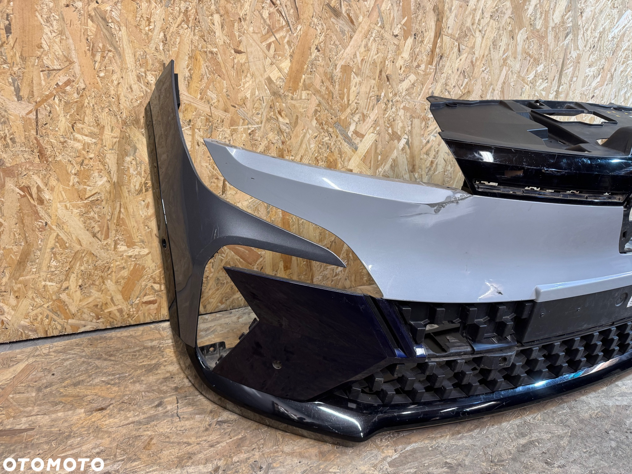 Zderzak przód renault megane e tech - 3