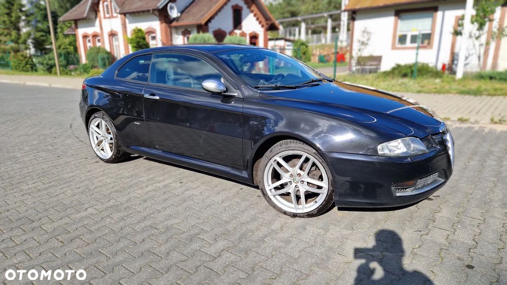 Alfa Romeo GT 1.9JTD 16V Black Line - 1