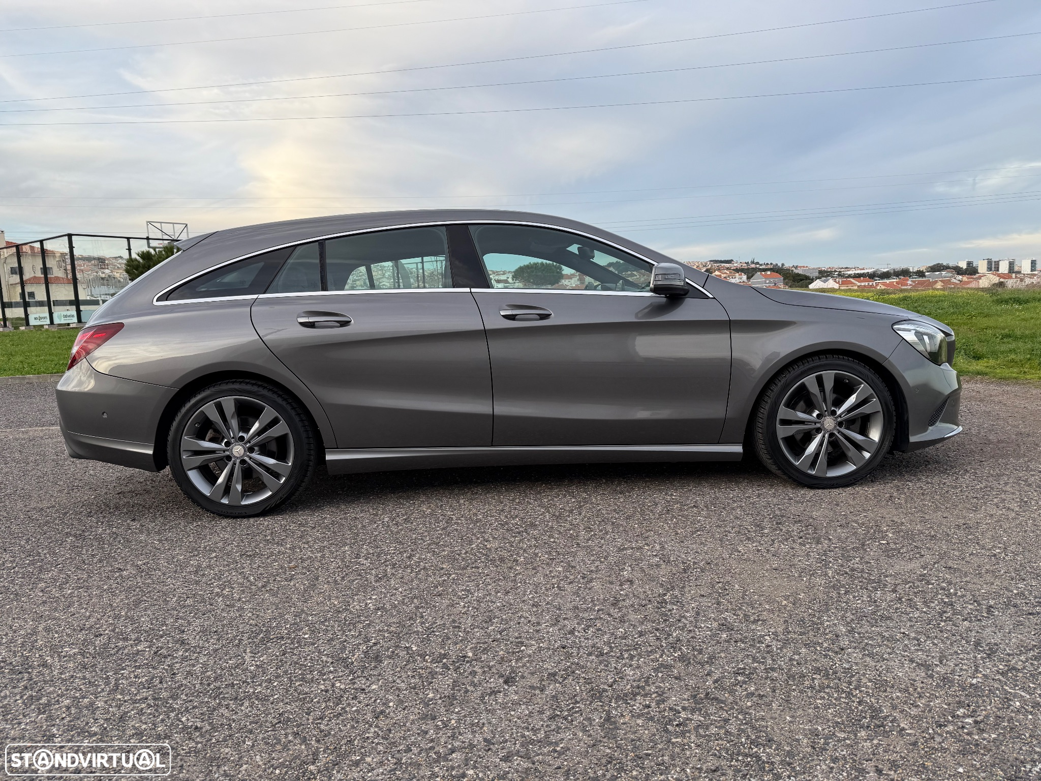 Mercedes-Benz CLA 180 d Shooting Brake - 8
