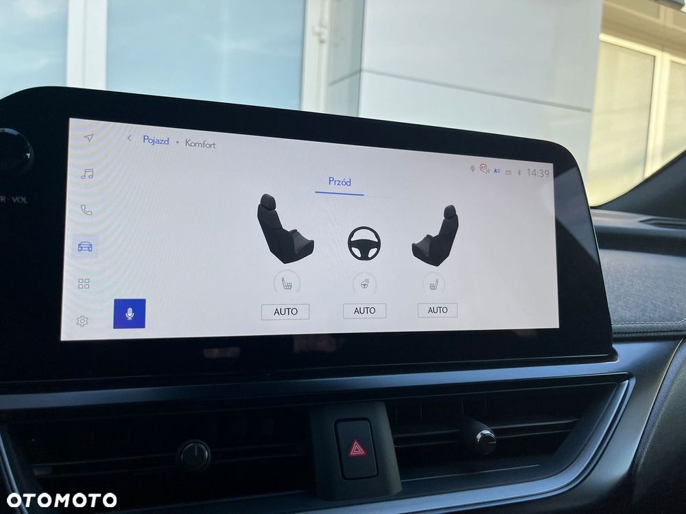 Lexus UX 300h F Sport Design - 18