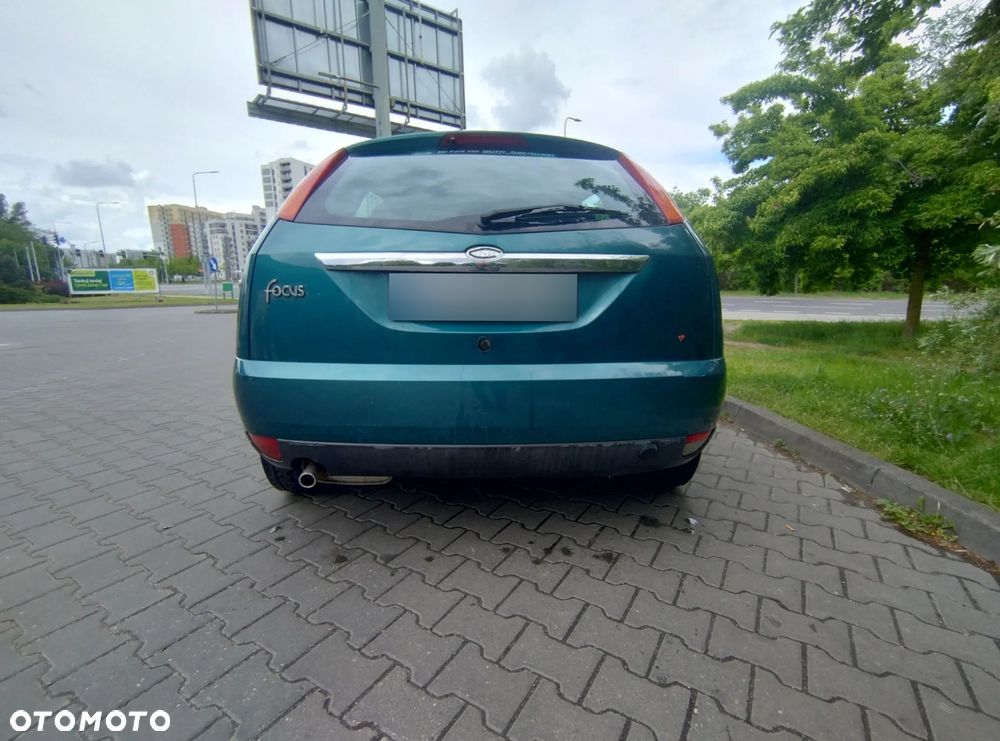 Ford Focus 1.6 Ghia - 6