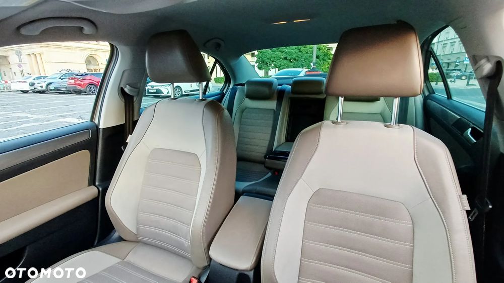 Volkswagen Jetta 1.4 TSI Highline - 32