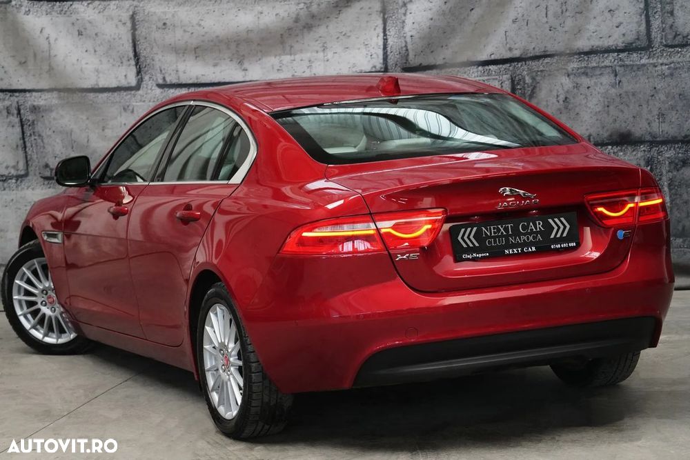 Jaguar XE - 11