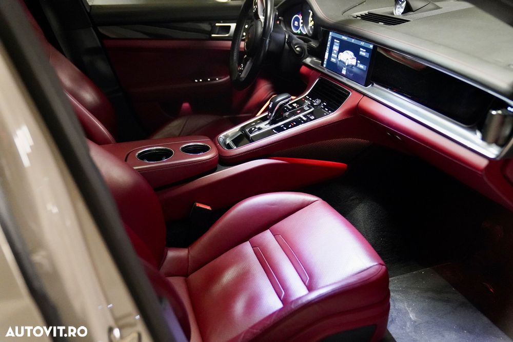 Porsche Panamera 4 E-Hybrid - 14
