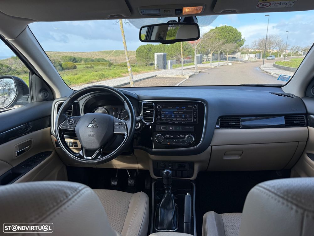 Mitsubishi Outlander 2.2 DI-D Intense+ - 9