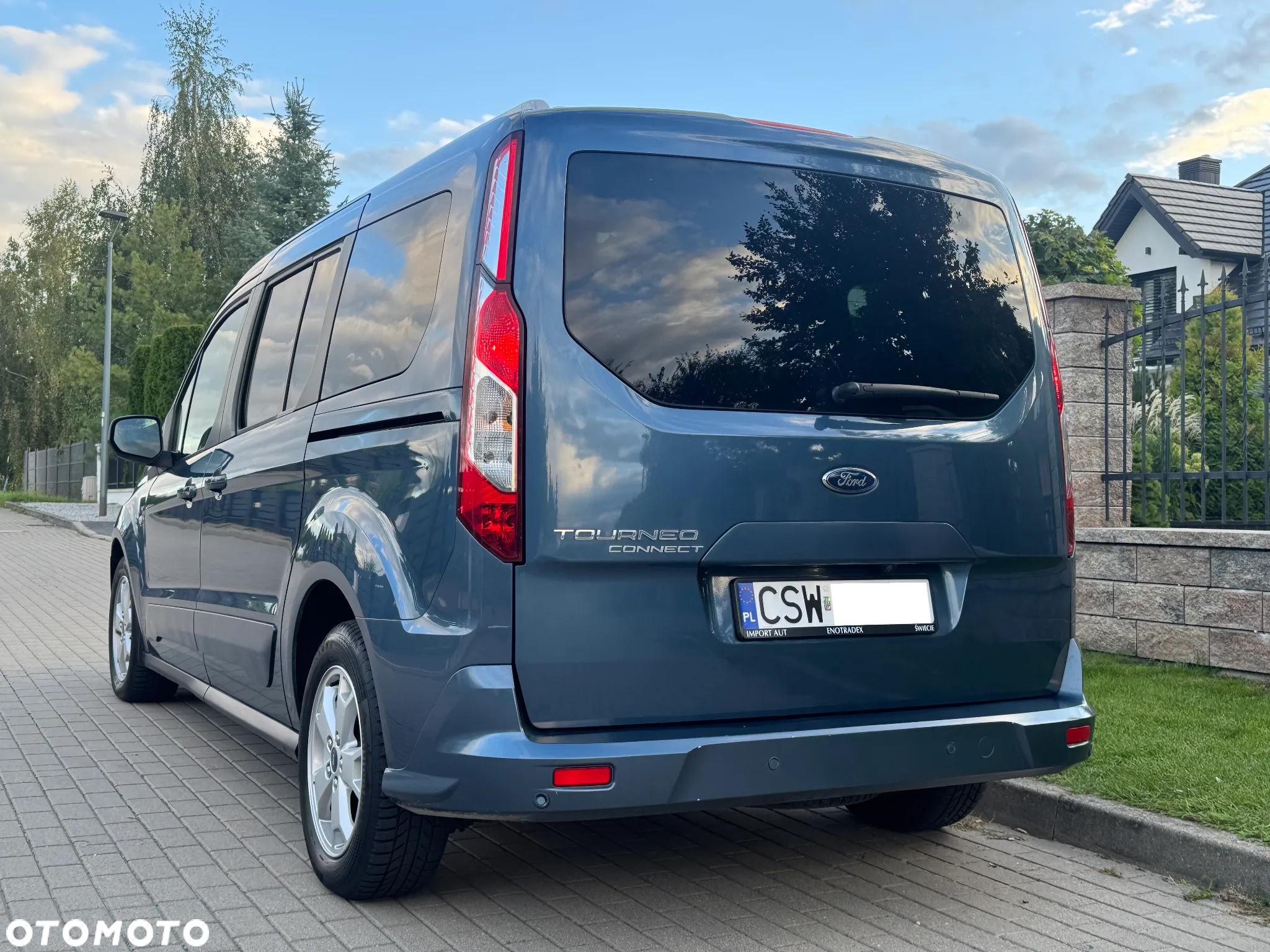 Ford Tourneo Connect 1.5 EcoBlue Start-Stop Titanium - 3