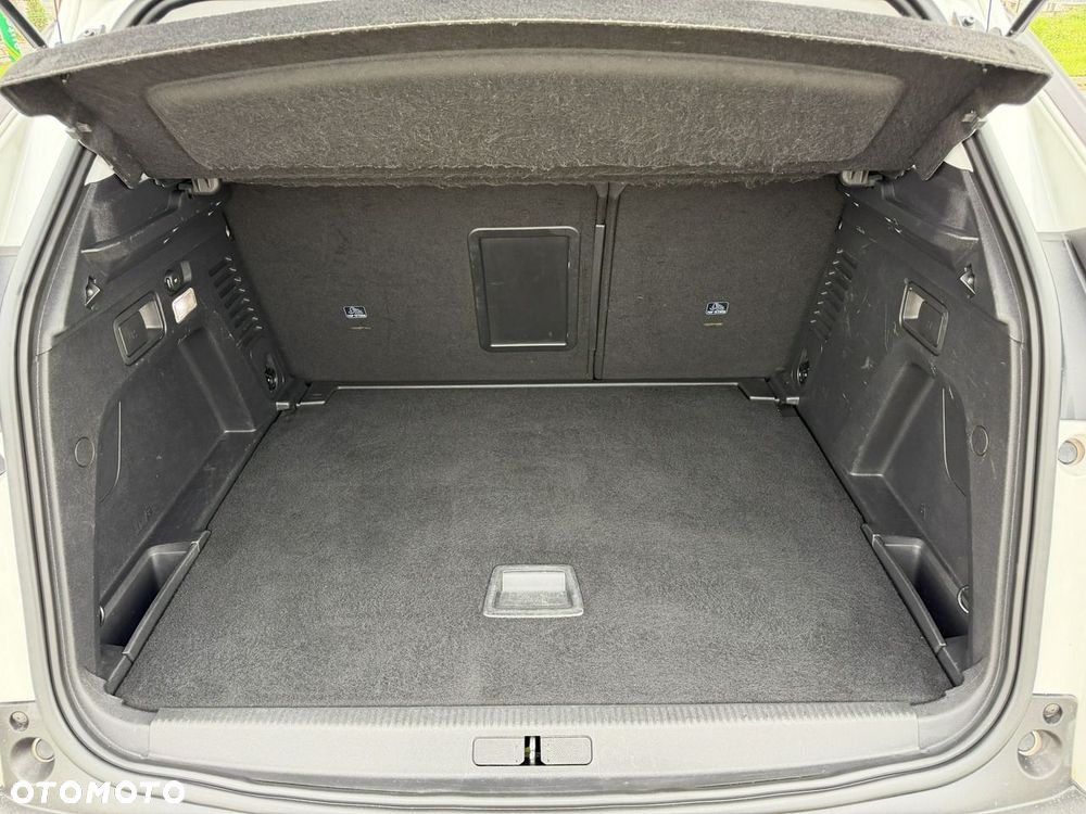 Peugeot 3008 1.6 BlueHDi Allure S&S EAT6 - 39