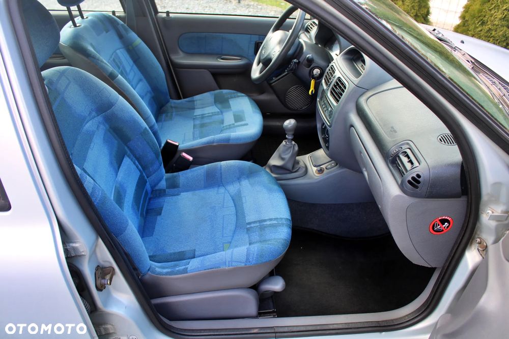 Renault Clio - 18