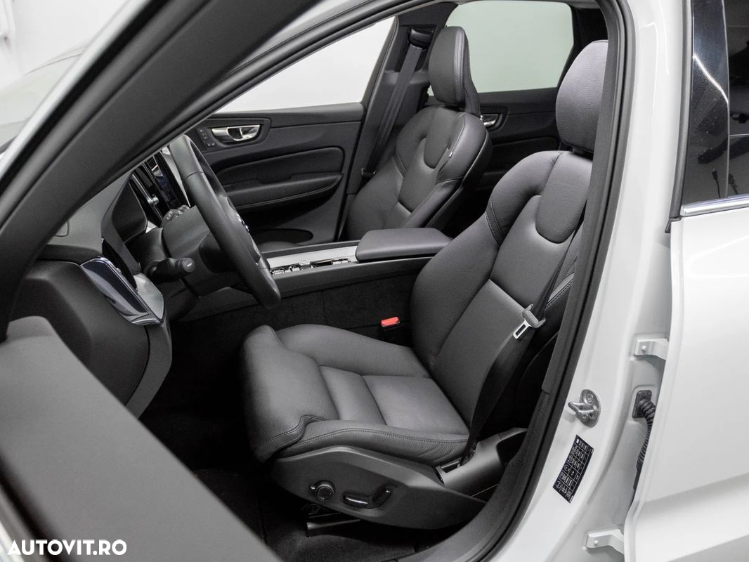 Volvo XC 60 Recharge T6 AWD AT Core - 26
