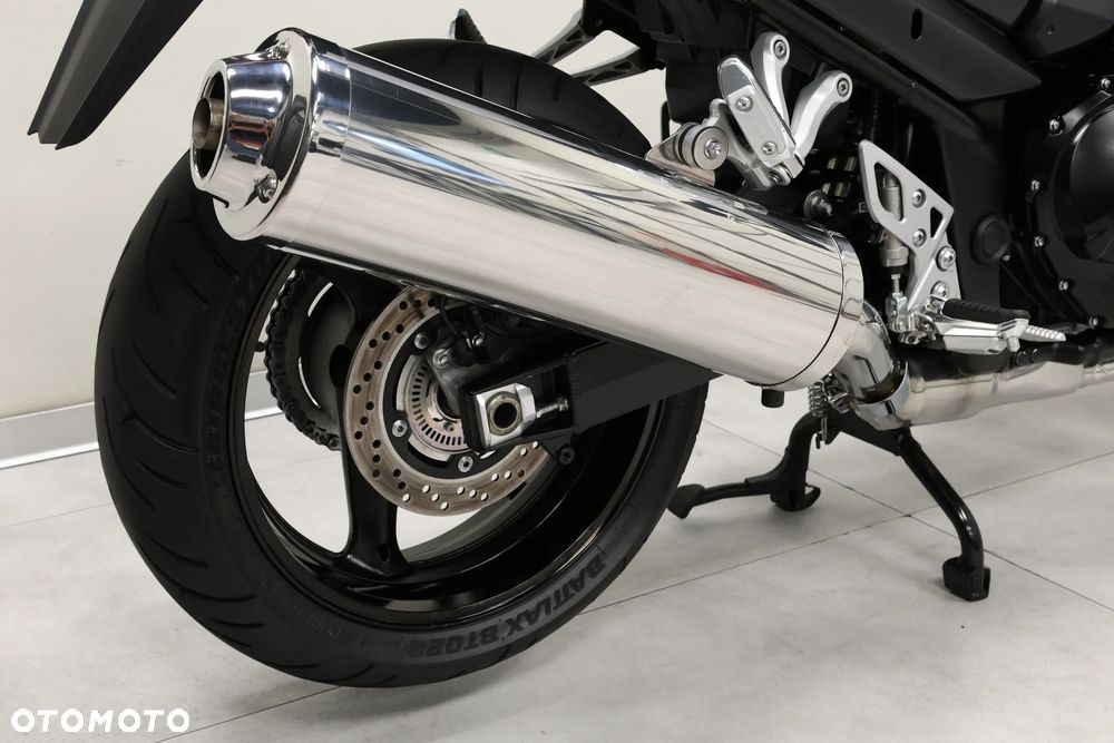 Suzuki GSX - 37