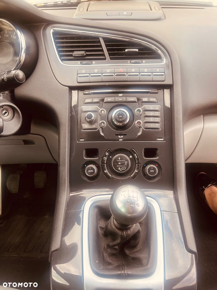 Peugeot 5008 HDI 150 Allure - 9