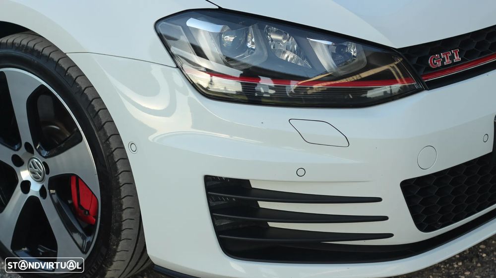 VW Golf GTI Performance BlueMotion DSG - 12