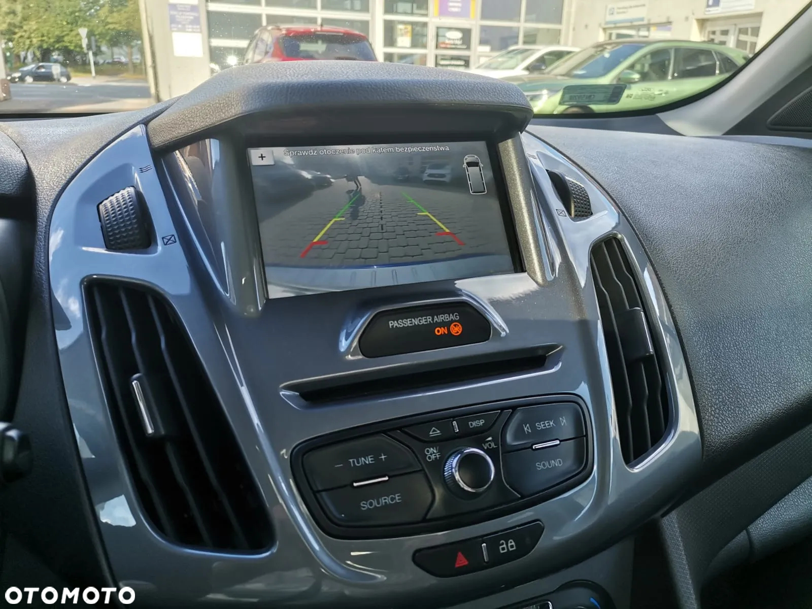 Ford Tourneo Connect 1.5 TDCi Titanium - 24