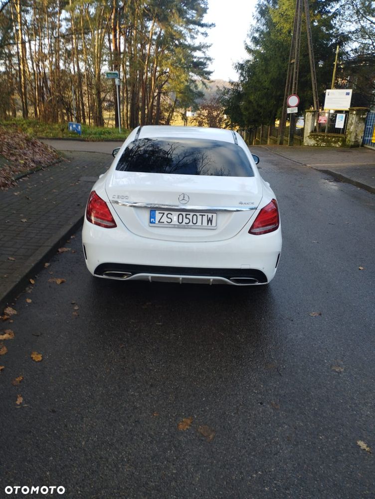 Mercedes-Benz Klasa C 300 7G-TRONIC - 4