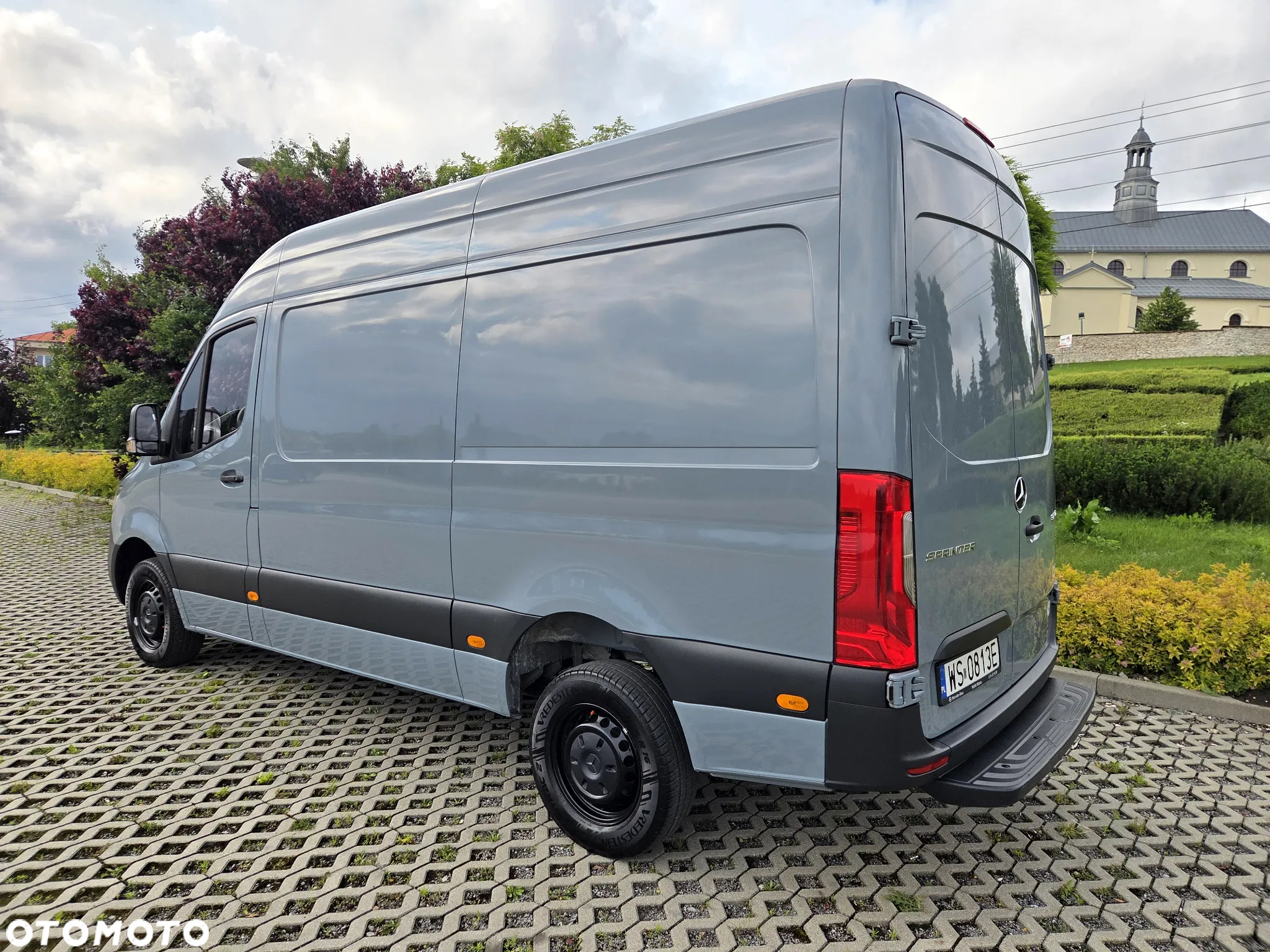 Mercedes-Benz Sprinter - 13