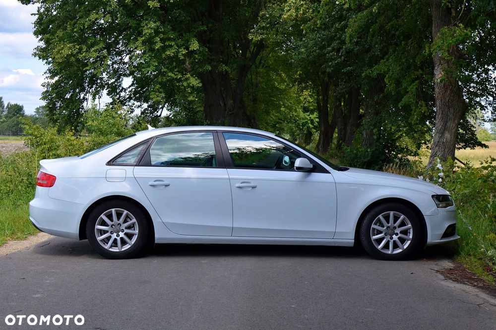 Audi A4 Limousine - 9