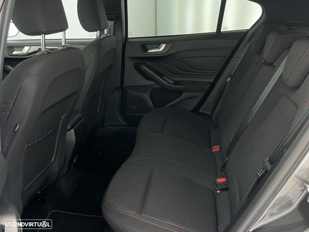 Ford Focus 1.0 EcoBoost MHEV ST-Line X - 12