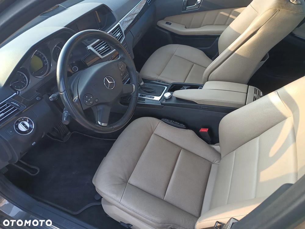 Mercedes-Benz Klasa E 250 CGI BlueEffICIENCY Avantgarde - 9
