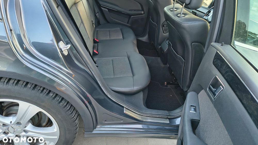 Mercedes-Benz Klasa E 250 CDI DPF BlueEFFICIENCY Automatik Avantgarde - 22