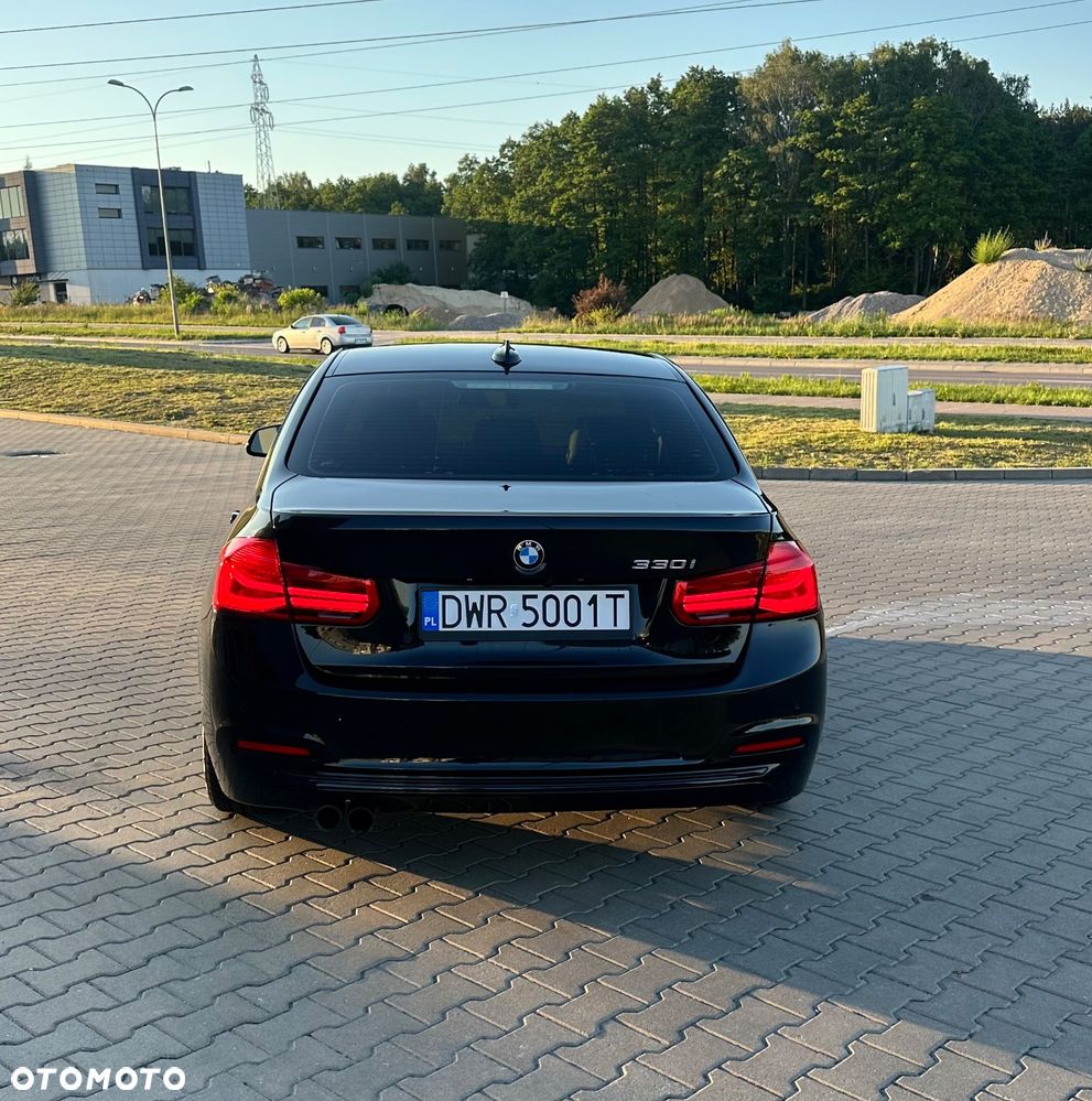 BMW Seria 3 330i Luxury Line sport - 6