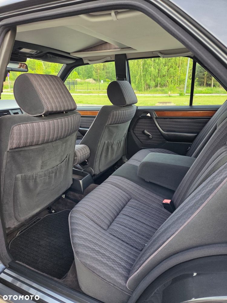 Mercedes-Benz W124 (1984-1993) ver-260-se - 35