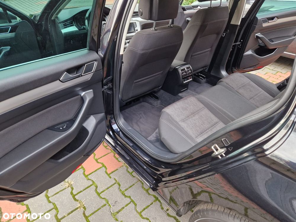 Volkswagen Passat 2.0 TDI (BlueMotion Technology) Comfortline - 18