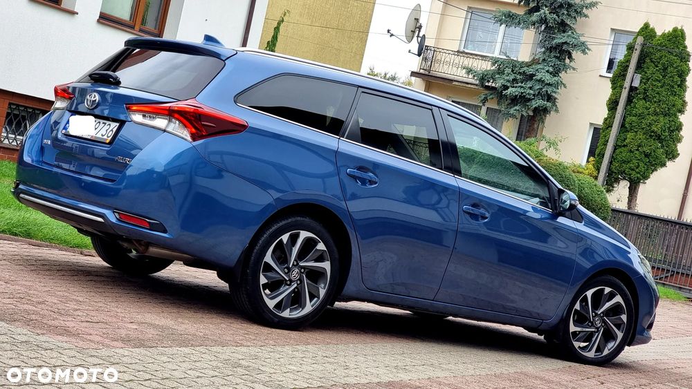 Toyota Auris 1.6 Premium MS - 11