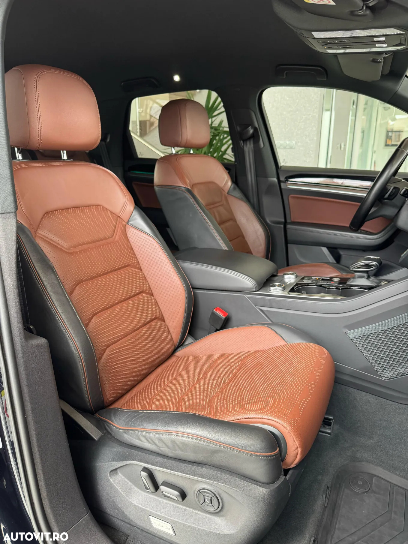 Volkswagen Touareg - 22