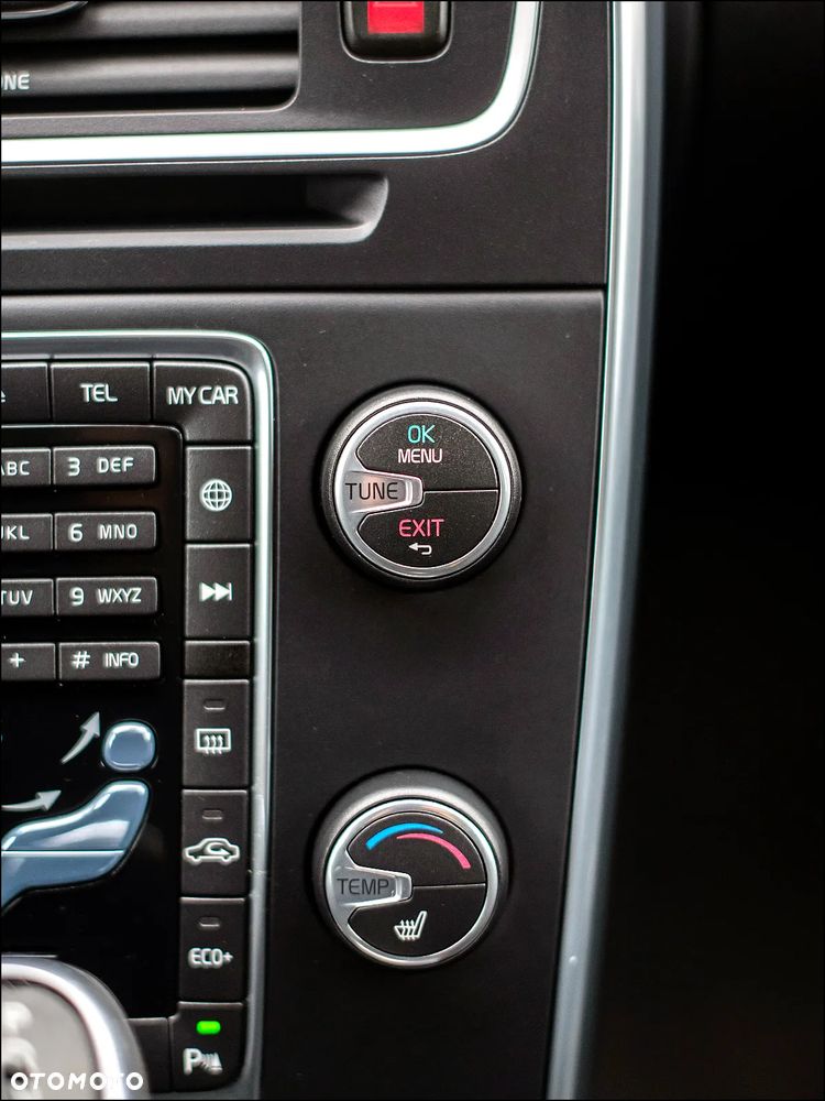 Volvo V60 Cross Country - 26