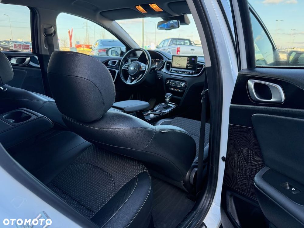 Kia XCeed 1.6 GDI PHEV L Business Line DCT - 24