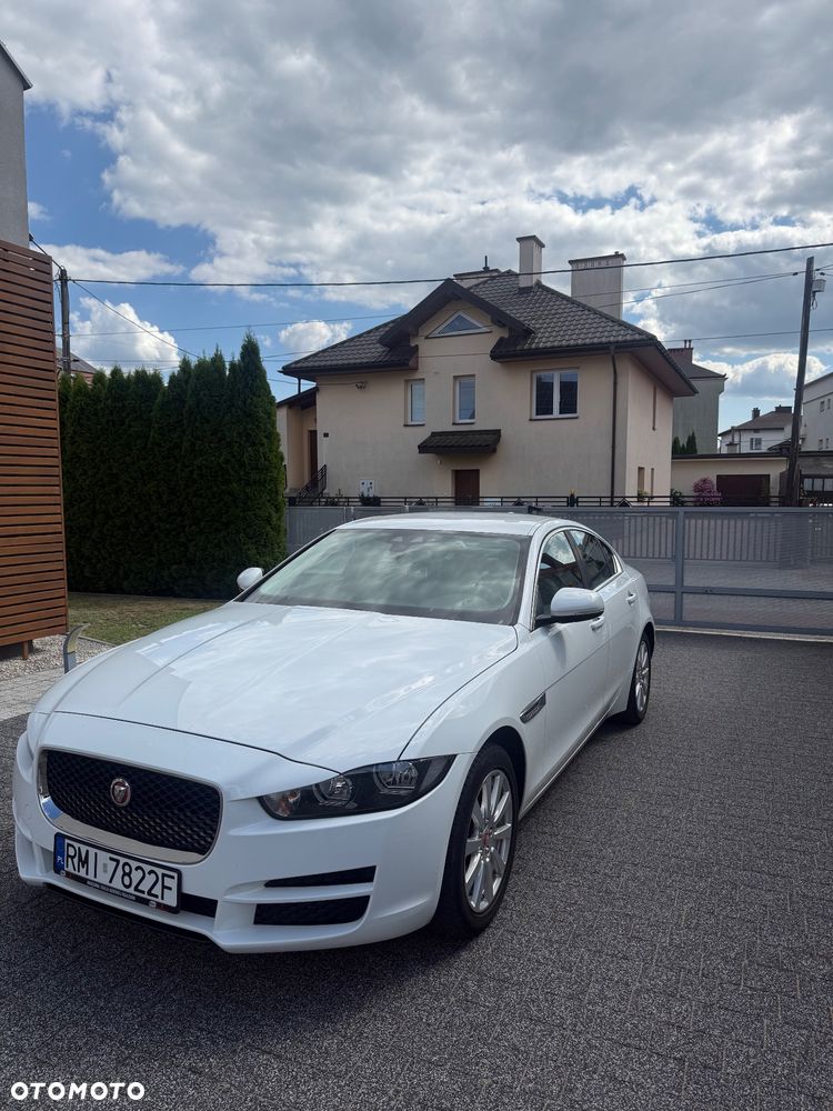 Jaguar XE 2.0 D Prestige - 1