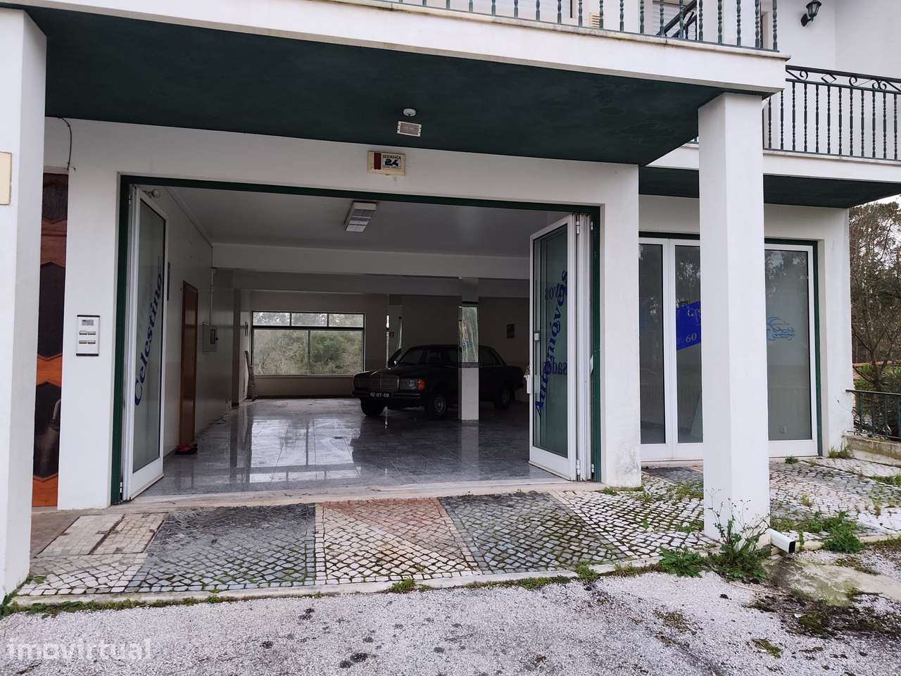 Lojas para venda c/ Projeto habitação T2 + T3 ou aluguer para comercio - Grande imagem: 2/10