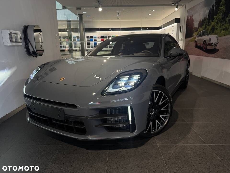 Porsche Panamera - 21