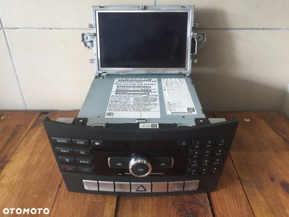 MERCEDES 218 212 radio kpl. A 2189002401 - 1