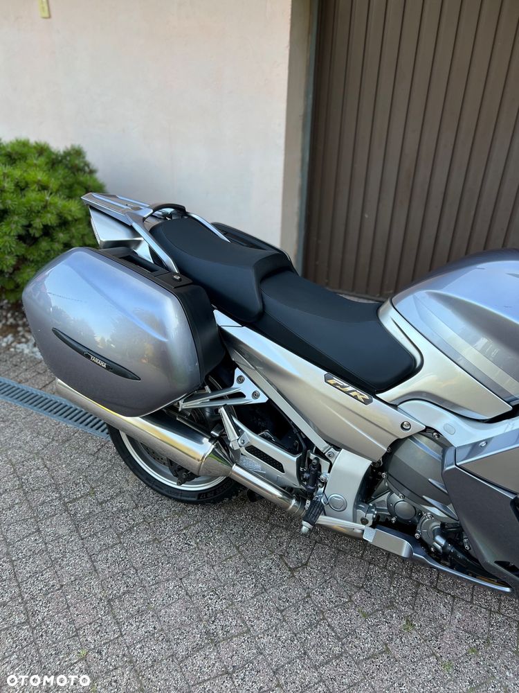 Yamaha FJR - 10