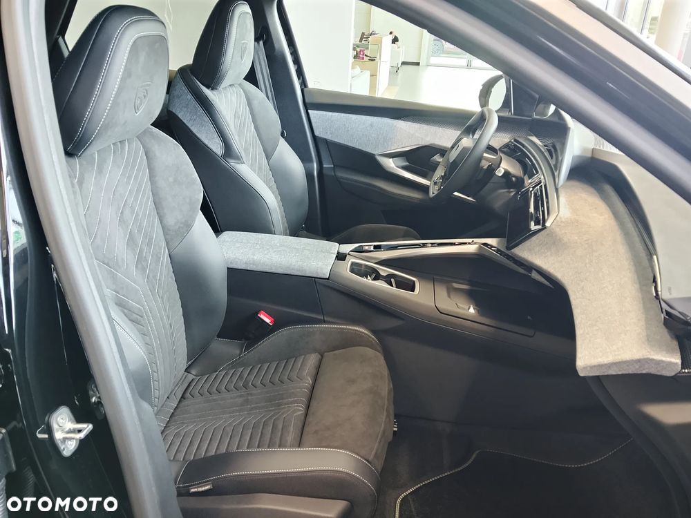 Peugeot 3008 1.2 PureTech mHEV GT E-DCS6 - 12