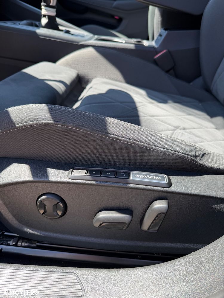 Volkswagen Golf - 5