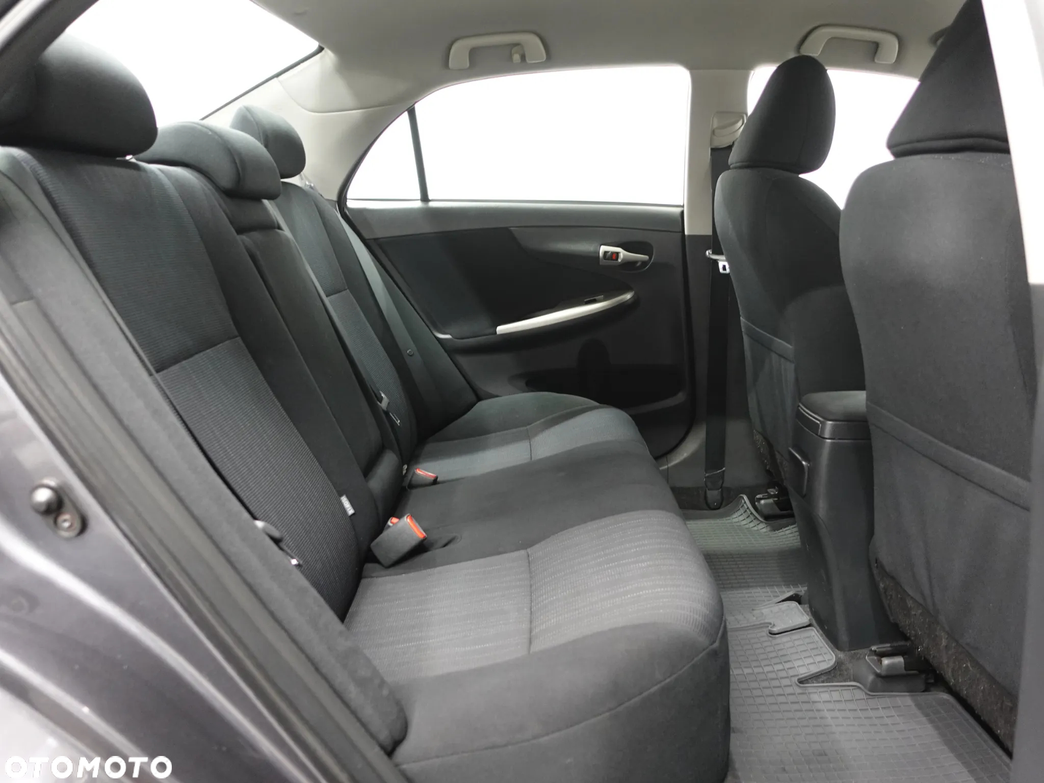 Toyota Corolla 1.6 Luna - 26