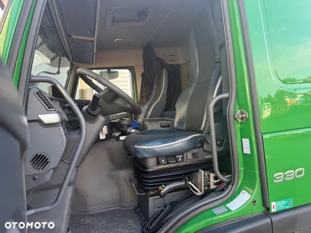 Volvo FM 330 6x2 Hakowiec HDS HMF 1720 Super Stan - 18