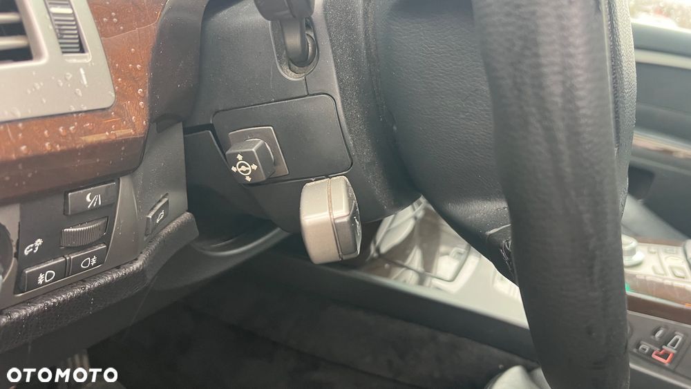 BMW Seria 7 - 31