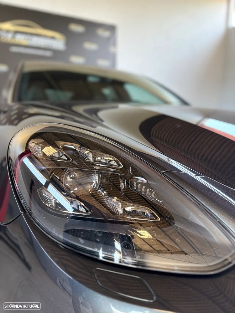 Porsche Panamera 4 E-Hybrid - 8
