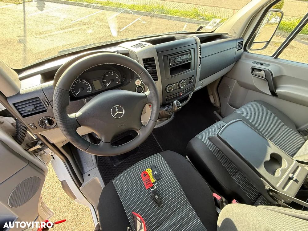 Mercedes-Benz Sprinter - 20