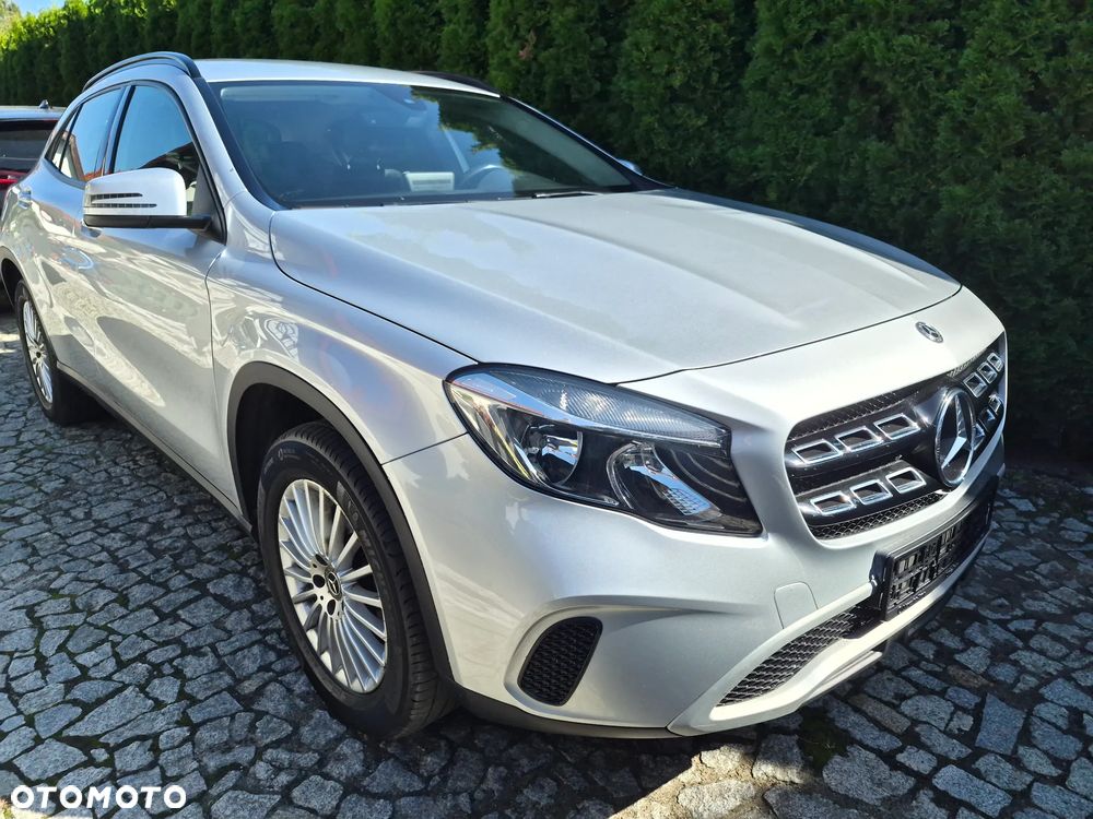 Mercedes-Benz GLA 180 Activity Edition - 15