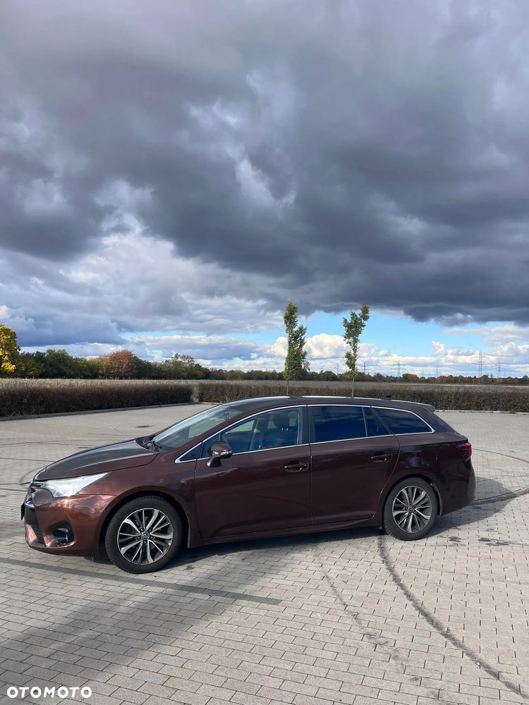 Toyota Avensis 1.8 Premium - 3